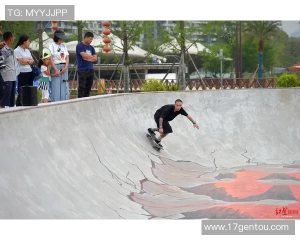 成都滑板队的防反策略分析与战术得失探讨